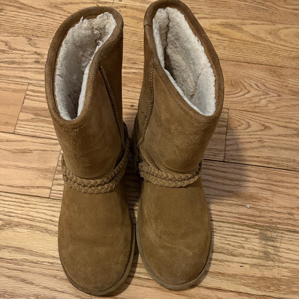BearPaw Tan Suede Winter Boots